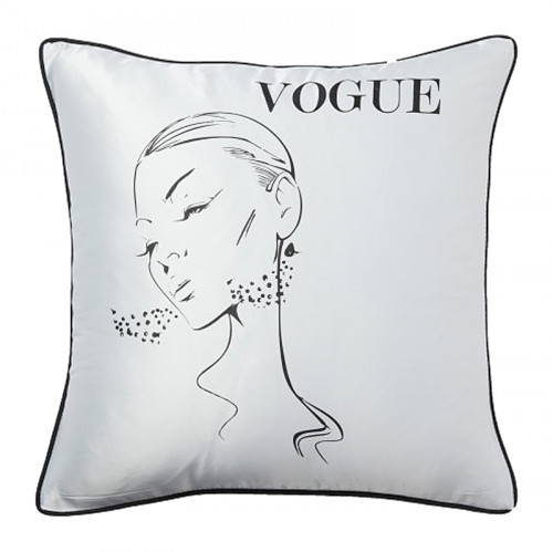 подушка с надписью vogue в Астрахани